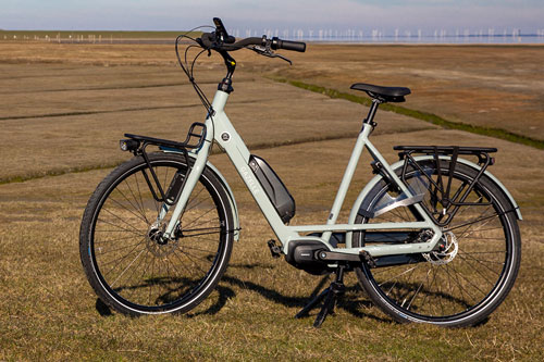 ein-gehobenes-ebike-fahren